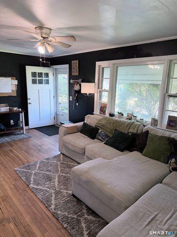 590 Vauxhall St Extension, Waterford, CT 06385