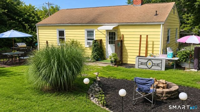 590 Vauxhall St Extension, Waterford, CT 06385