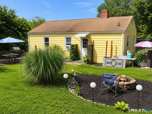 590 Vauxhall St Extension, Waterford, CT 06385