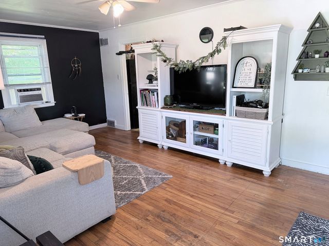 590 Vauxhall St Extension, Waterford, CT 06385