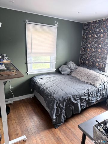 590 Vauxhall St Extension, Waterford, CT 06385