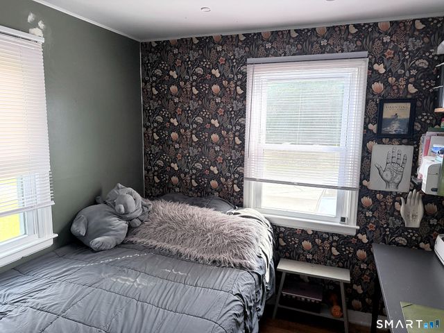 590 Vauxhall St Extension, Waterford, CT 06385