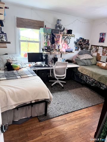 590 Vauxhall St Extension, Waterford, CT 06385
