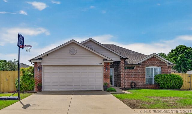 12027 N 108th East Avenue, Collinsville, OK 74021