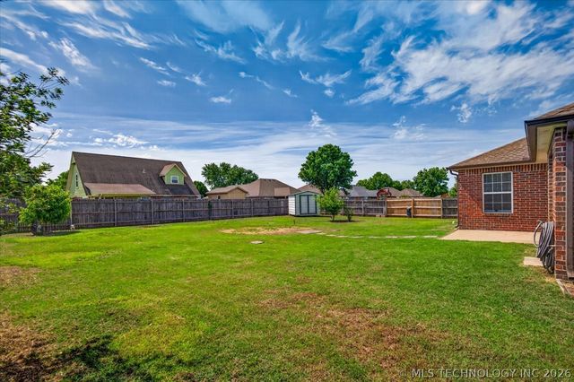 12027 N 108th East Avenue, Collinsville, OK 74021
