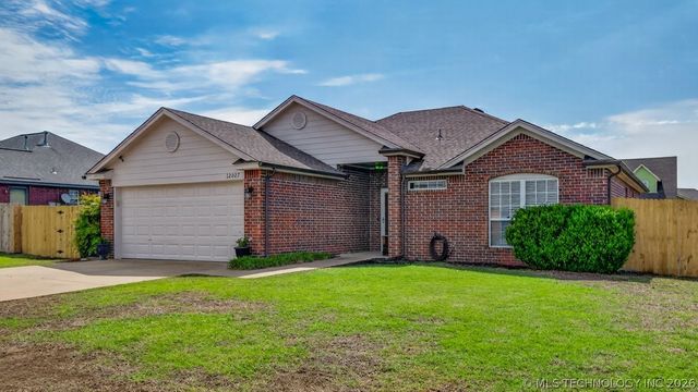 12027 N 108th East Avenue, Collinsville, OK 74021