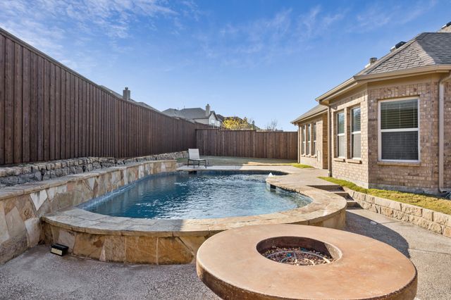 317 Hawks Drive, Fate, TX 75087