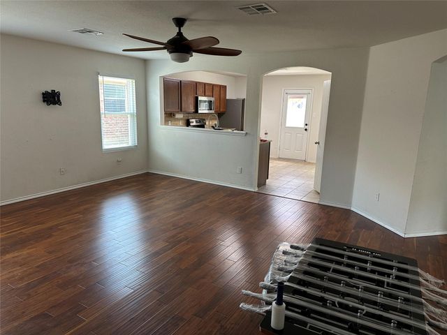 705 Morgan DR, Leander, TX 78641
