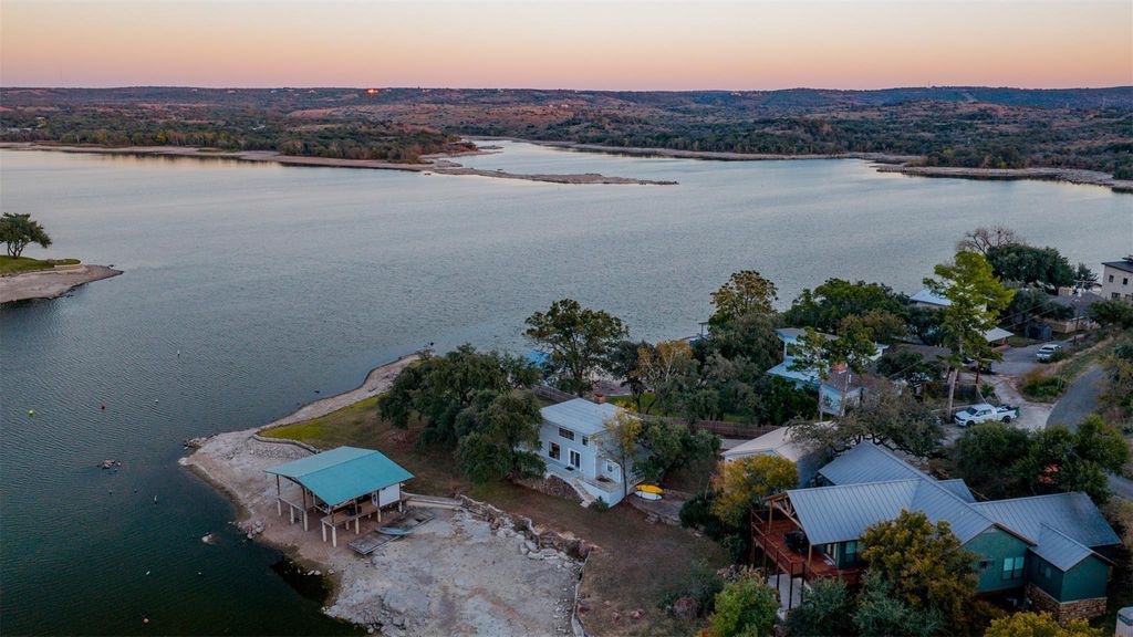 1002 S Rockwood DR, Buchanan Dam, TX 78609