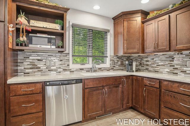 859 Creekridge Drive, Holland, MI 49423