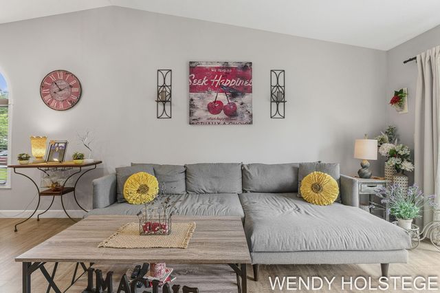 859 Creekridge Drive, Holland, MI 49423