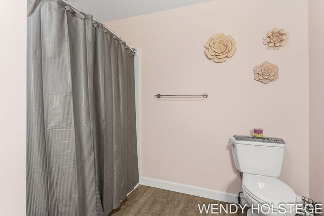 859 Creekridge Drive, Holland, MI 49423