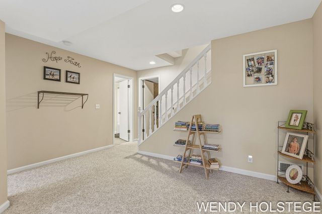 859 Creekridge Drive, Holland, MI 49423