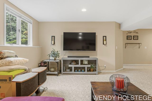 859 Creekridge Drive, Holland, MI 49423