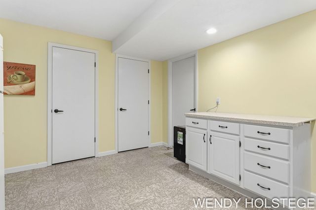 859 Creekridge Drive, Holland, MI 49423