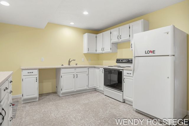859 Creekridge Drive, Holland, MI 49423