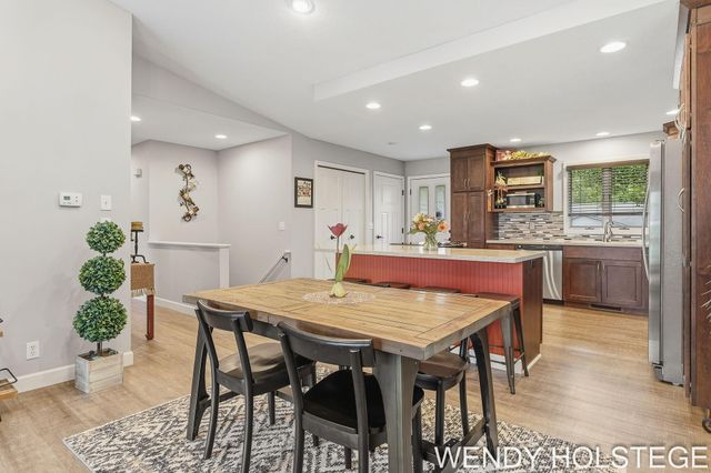 859 Creekridge Drive, Holland, MI 49423