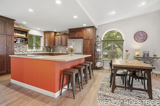 859 Creekridge Drive, Holland, MI 49423