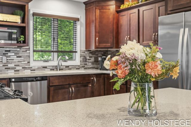859 Creekridge Drive, Holland, MI 49423