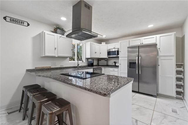 534 Beech DR, Newport News, VA 23601