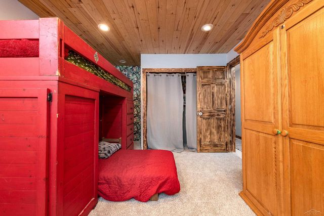 1037 W Marsh Court, Sanford, MI 48657