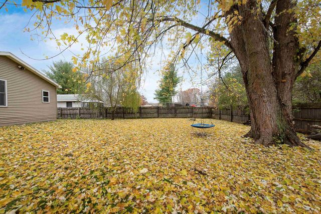 1037 W Marsh Court, Sanford, MI 48657