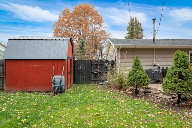 1037 W Marsh Court, Sanford, MI 48657