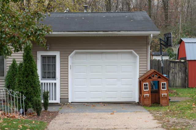 1037 W Marsh Court, Sanford, MI 48657