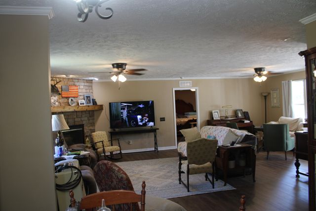 830 River Rd, Cowpens, SC 29330