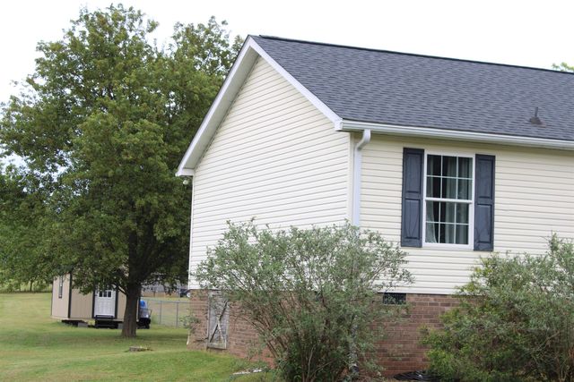 830 River Rd, Cowpens, SC 29330