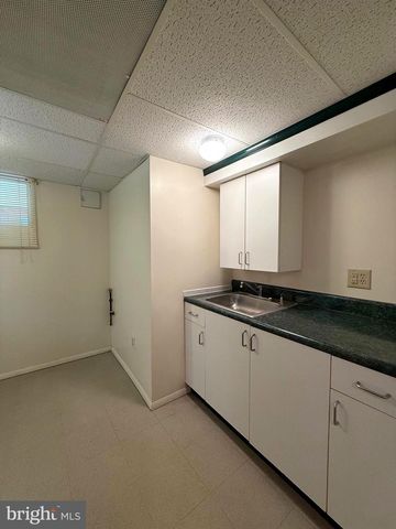14221 FISHER AVE, Woodbridge, VA 22191