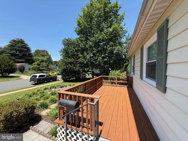 14221 FISHER AVE, Woodbridge, VA 22191