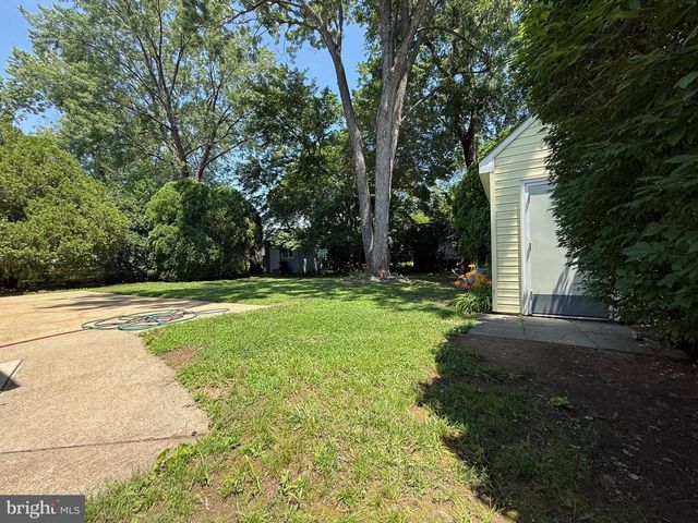 14221 FISHER AVE, Woodbridge, VA 22191