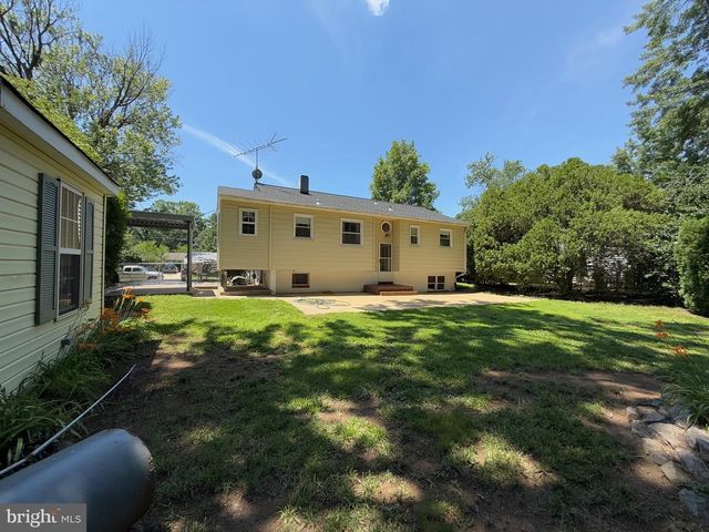 14221 FISHER AVE, Woodbridge, VA 22191