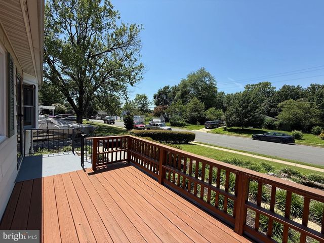 14221 FISHER AVE, Woodbridge, VA 22191