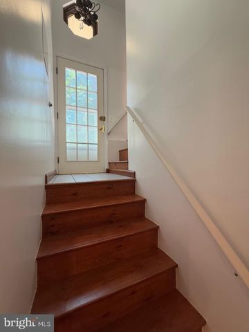 14221 FISHER AVE, Woodbridge, VA 22191