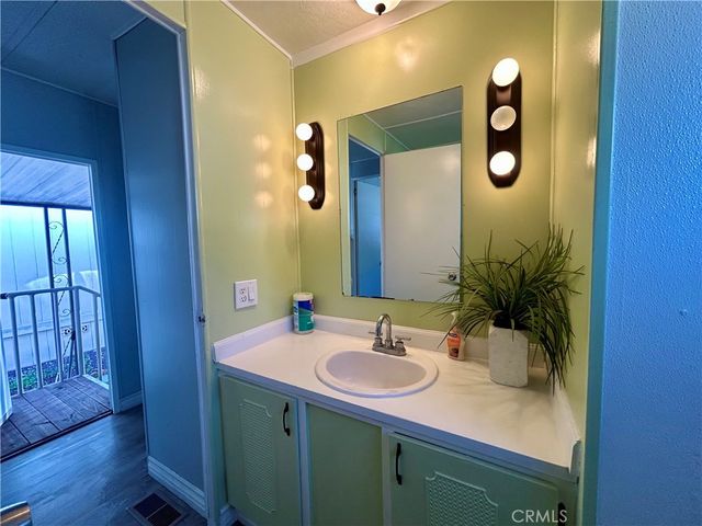 1045 N Azusa 145, Covina, CA 91722