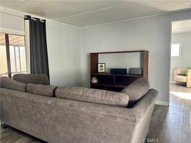 1045 N Azusa 145, Covina, CA 91722