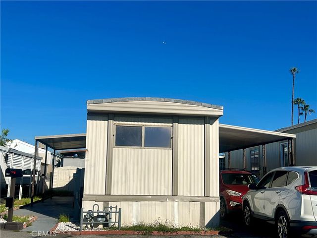 1045 N Azusa 145, Covina, CA 91722