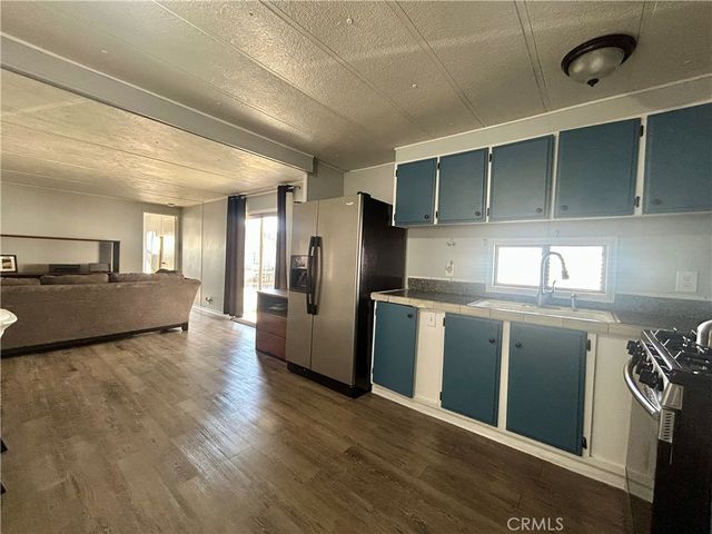 1045 N Azusa 145, Covina, CA 91722