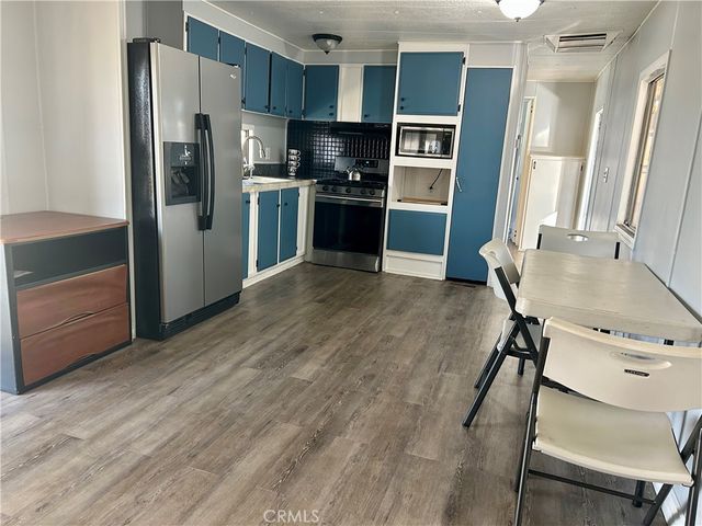 1045 N Azusa 145, Covina, CA 91722