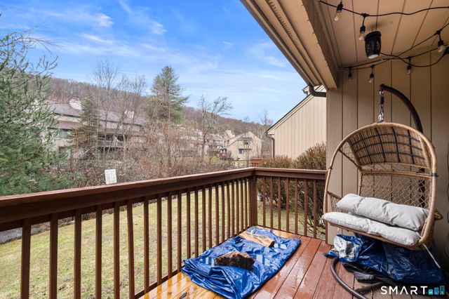 9 Avon Court 9, Beacon Falls, CT 06403