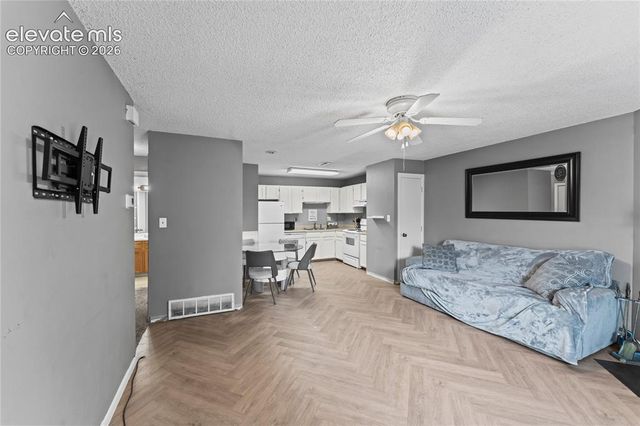 4323 Hawks Lookout Lane, Colorado Springs, CO 80916