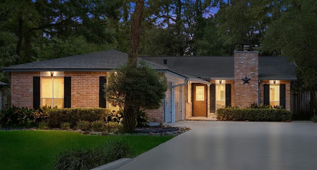 24 Green Field Place, The Woodlands, TX 77380