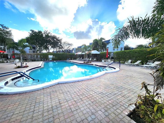 7787 Golf Circle Drive 109, Margate, FL 33063