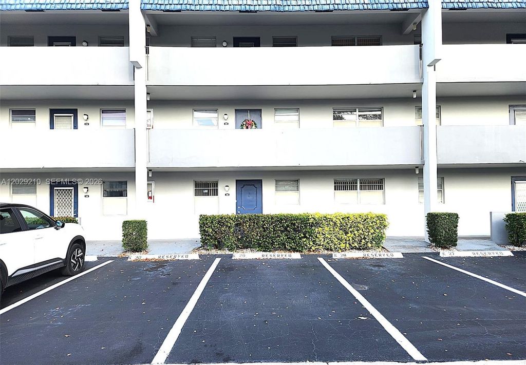 7787 Golf Circle Drive 109, Margate, FL 33063