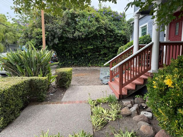 310 Oak Avenue, Redwood City, CA 94061