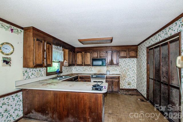 648 Tracy Lane, Gastonia, NC 28056