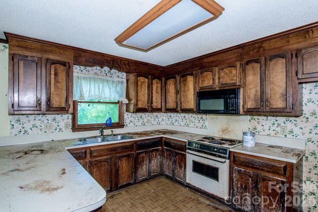 648 Tracy Lane, Gastonia, NC 28056