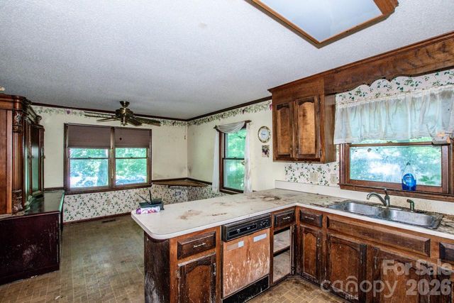 648 Tracy Lane, Gastonia, NC 28056